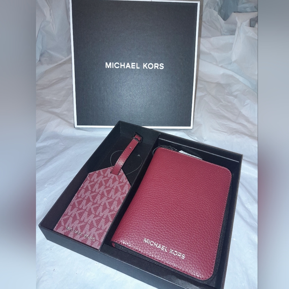 New Michael Kors Zip Passport Wallet & Luggage Tag Box Set In Cherry Color NWT